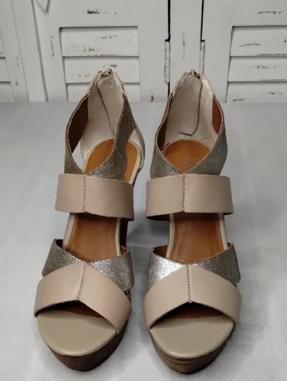 Seachelles Designer Beige Wedge Sandals with Silver Glitter Straps - Women Sz 8